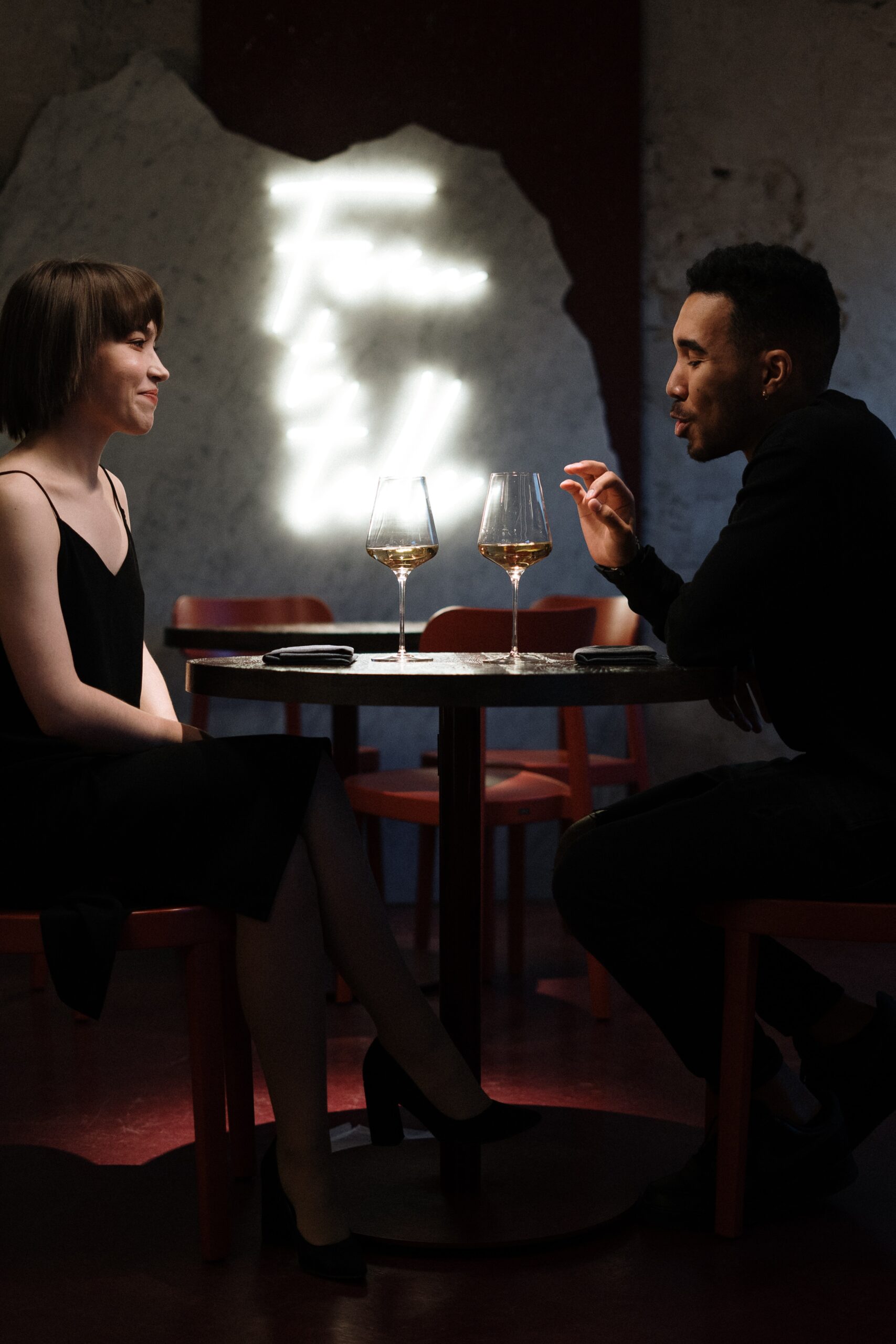 Panduan Kencan Romantis: 5 Tempat yang Bikin Wanita Jatuh Hati