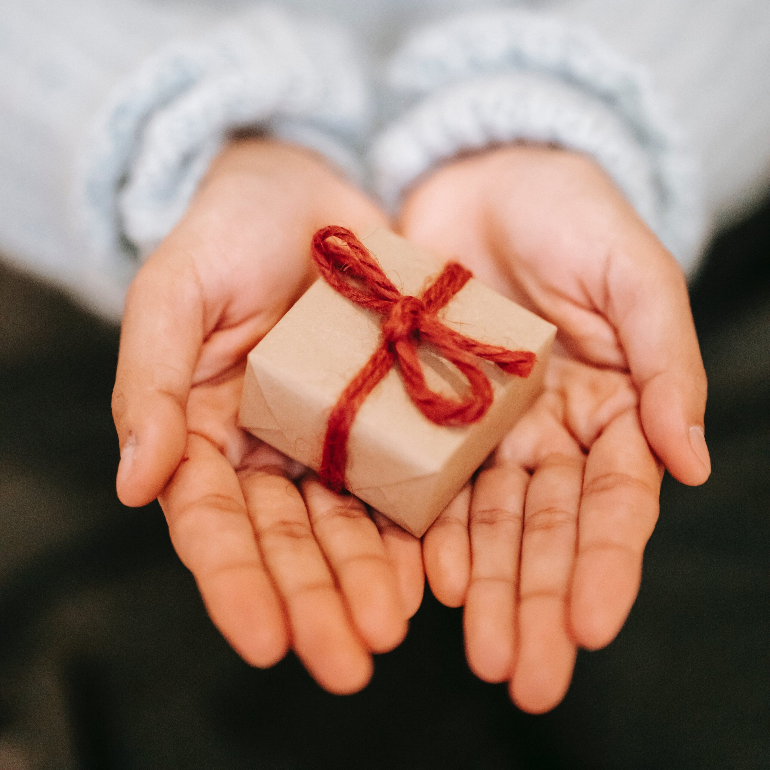 Kirim Kejutan Spesial dengan Luvfromme: Hadiah Tak Terlupakan untuk Sahabat, Teman, dan Pacar