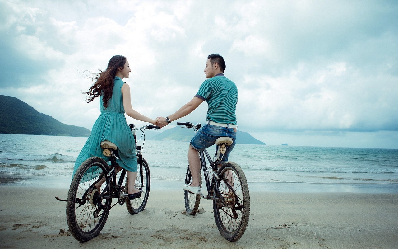 Apa Ciri-ciri Si Pacar Romantis?